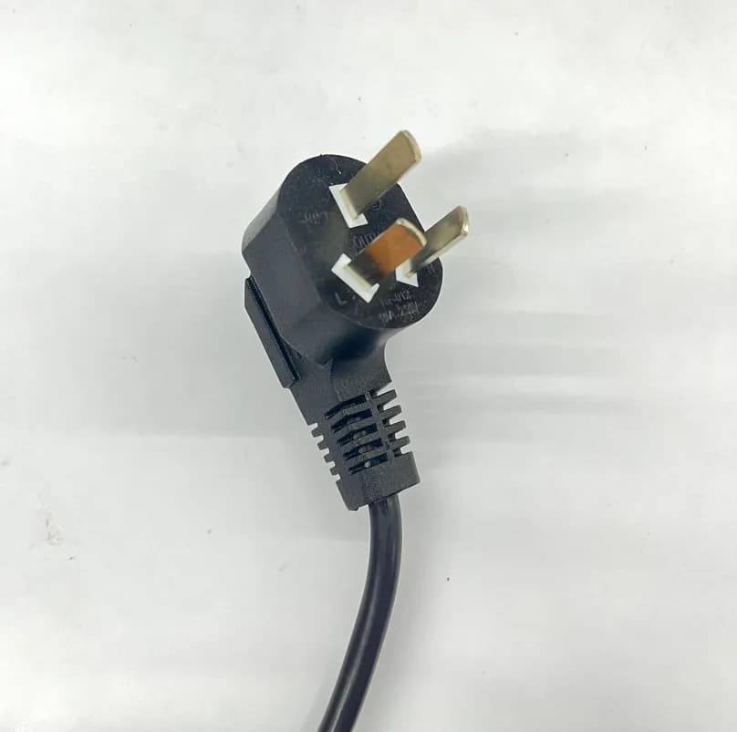 Jak uziemić komputer, aby uniknąć niebezpieczeństw elektrycznych