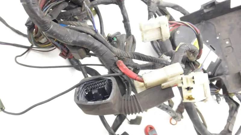 Gdzie są bezpieczniki Yamaha FJR 1300? Oto, co musisz wiedzieć