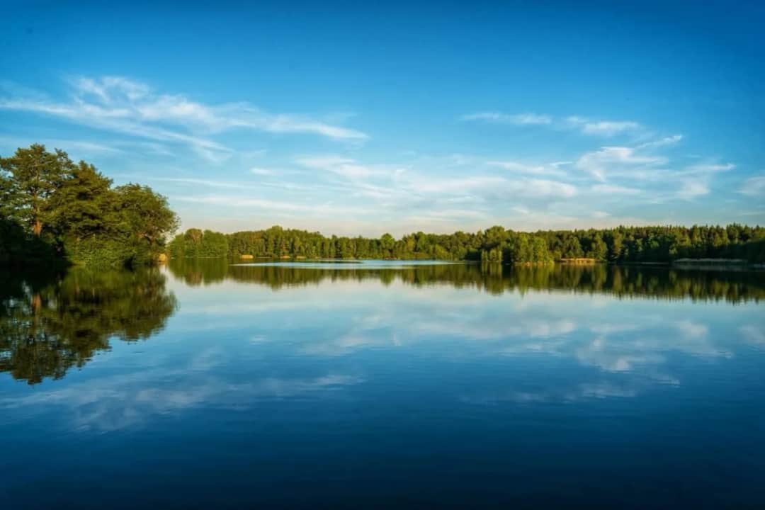 Jezioro Rybnickie: Raj dla wędkarzy i sportów wodnych