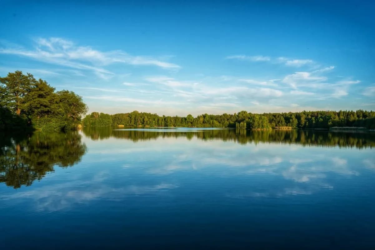 Jezioro Rybnickie: Raj dla wędkarzy i sportów wodnych