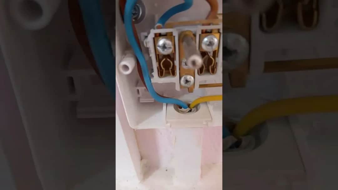 Jak podłączyć kontakt podwójny z uziemieniem bez błędów i ryzyka